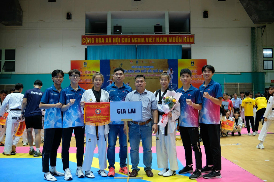 Đoàn Gia Lai tranh tài với 6 vận động viên. Ảnh: Nguyễn Nhật Đoàn Gia Lai tranh tài với 6 vận động viên. Ảnh: Nguyễn Nhật