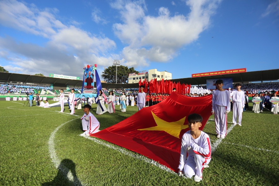 Hội khỏe có sự tham gia của hơn 3.100 vận động viên. Ảnh: Văn Ngọc