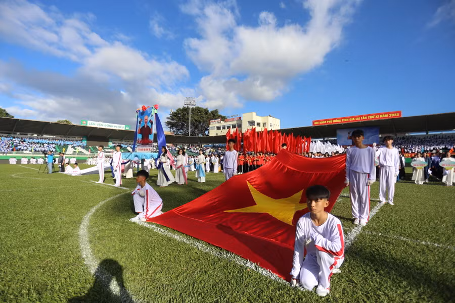 Hội khỏe có sự tham gia của hơn 3.100 vận động viên. Ảnh: Văn Ngọc
