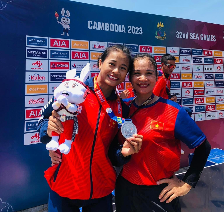 Phương Trinh (trái) đã xuất sắc giành huy chương bạc ở SEAGames 32. Ảnh: Nguyễn Huyền Phương Trinh (trái) đã xuất sắc giành huy chương bạc ở SEAGames 32. Ảnh: Nguyễn Huyền
