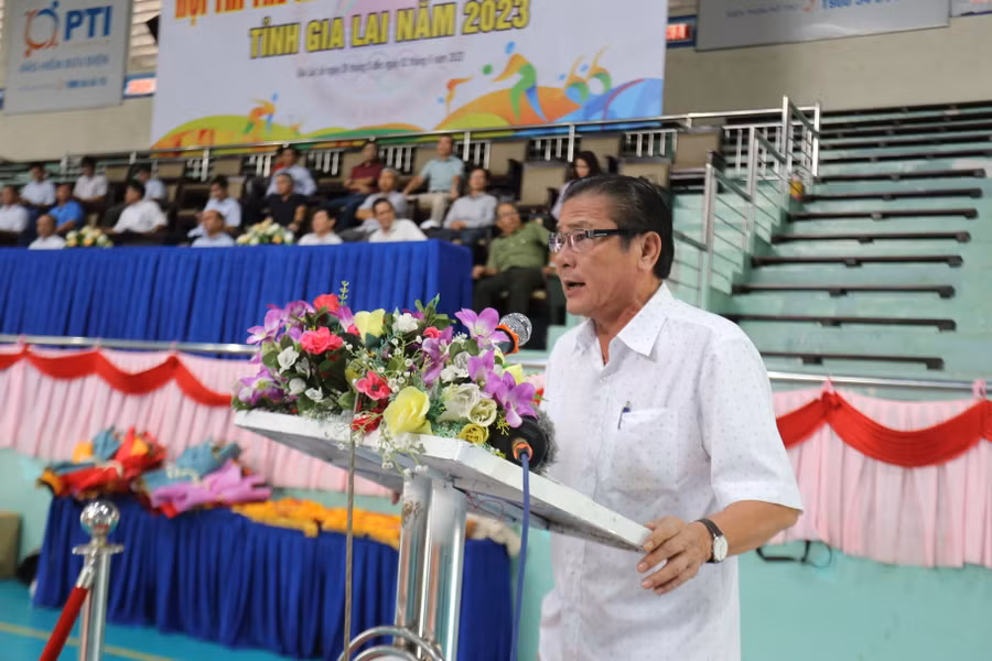 Giám đốc Sở Văn hóa-Thể thao và Du lịch Trần Ngọc Nhung phát biểu khai mạc Hội thi. Ảnh: Văn Ngọc