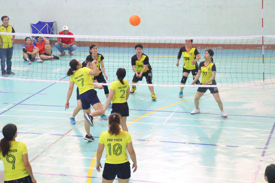 Giải đấu đã quy tụ 7 đội bóng ở khu vực Đông Nam tỉnh. Ảnh: Văn Ngọc Giải đấu đã quy tụ 7 đội bóng ở khu vực Đông Nam tỉnh. Ảnh: Văn Ngọc