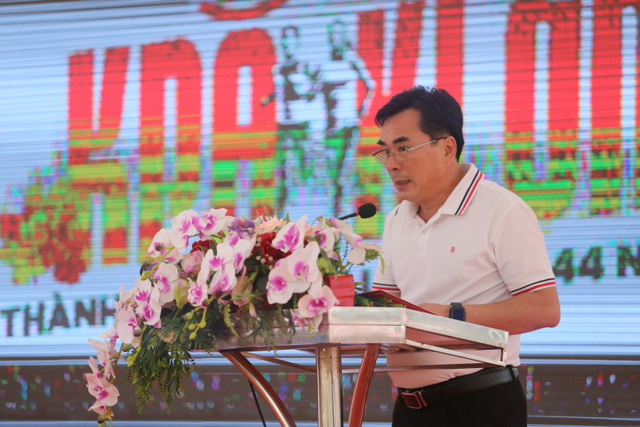 Phó Chủ tịch UBND TP. Pleiku, Trưởng Ban tổ chức giải Nguyễn Hữu Sung phát biểu tại giải chay. Ảnh: Văn Ngọc Phó Chủ tịch UBND TP. Pleiku, Trưởng Ban tổ chức giải Nguyễn Hữu Sung phát biểu tại giải chay. Ảnh: Văn Ngọc