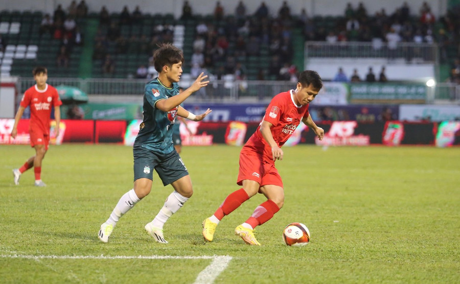 LPBank HAGL (trái) đang có thành tích đối đầu không tốt với TP. Hồ Chí Minh. Ảnh: Văn Ngọc LPBank HAGL (trái) đang có thành tích đối đầu không tốt với TP. Hồ Chí Minh. Ảnh: Văn Ngọc