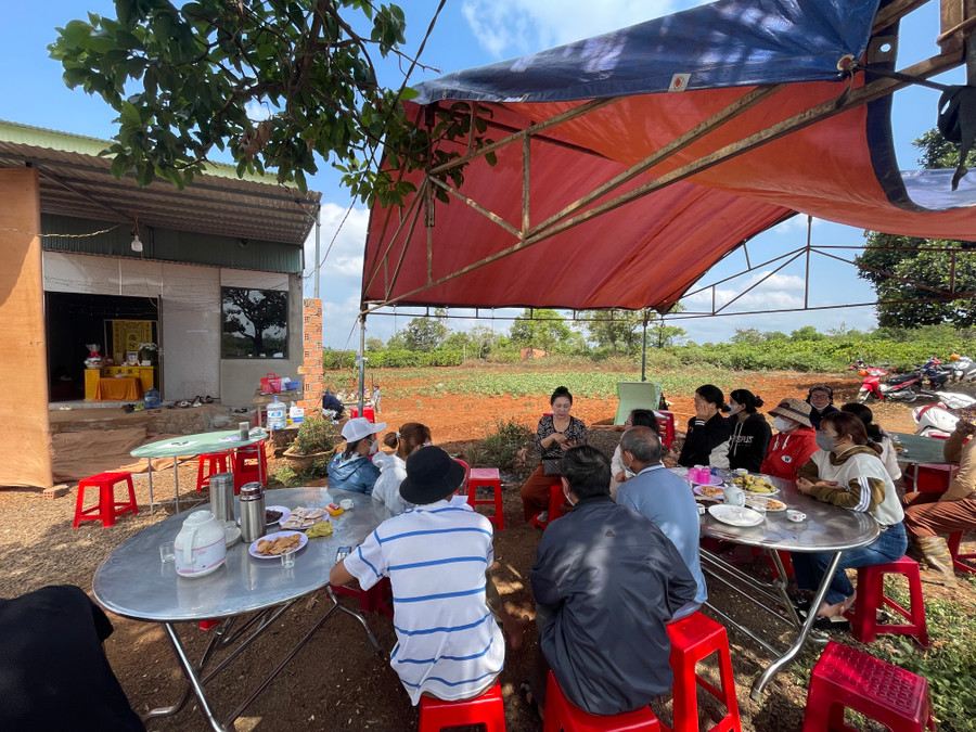 Căn nhà nằm ở cuối làng Ia Nueng bao trùm không khí tang thương. Ảnh: Văn Ngọc Căn nhà nằm ở cuối làng Ia Nueng bao trùm không khí tang thương. Ảnh: Văn Ngọc
