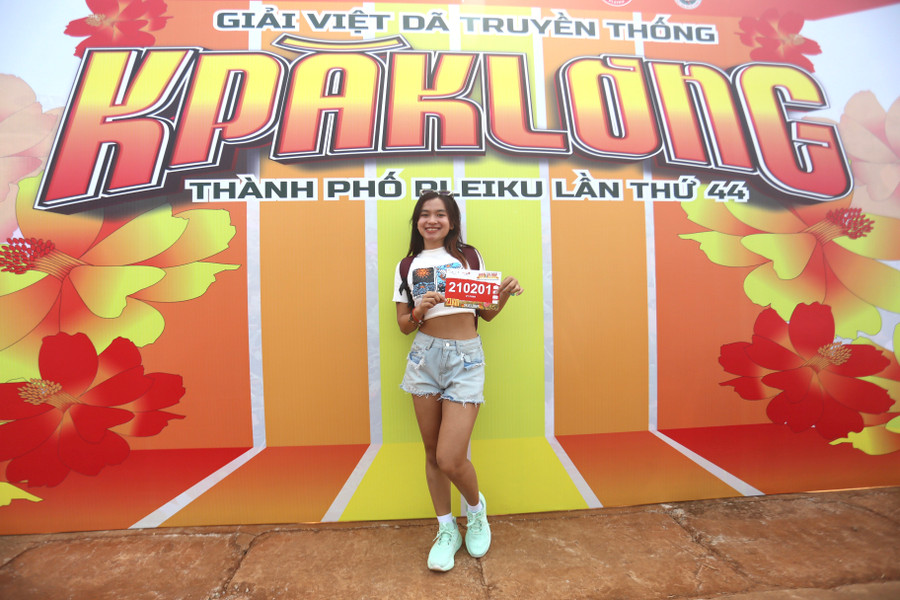 Nữ VĐV nổi tiếng Phan Thị Tường Vy sẽ tranh tài ở cự ly 21 km. Ảnh: Văn Ngọc