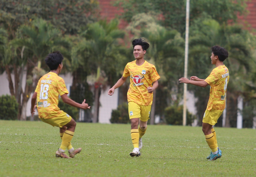 U17 HAGL đã khẳng định sức mạnh trước đội khách U17 Bình Thuận. Ảnh: Văn Ngọc U17 HAGL đã khẳng định sức mạnh trước đội khách U17 Bình Thuận. Ảnh: Văn Ngọc