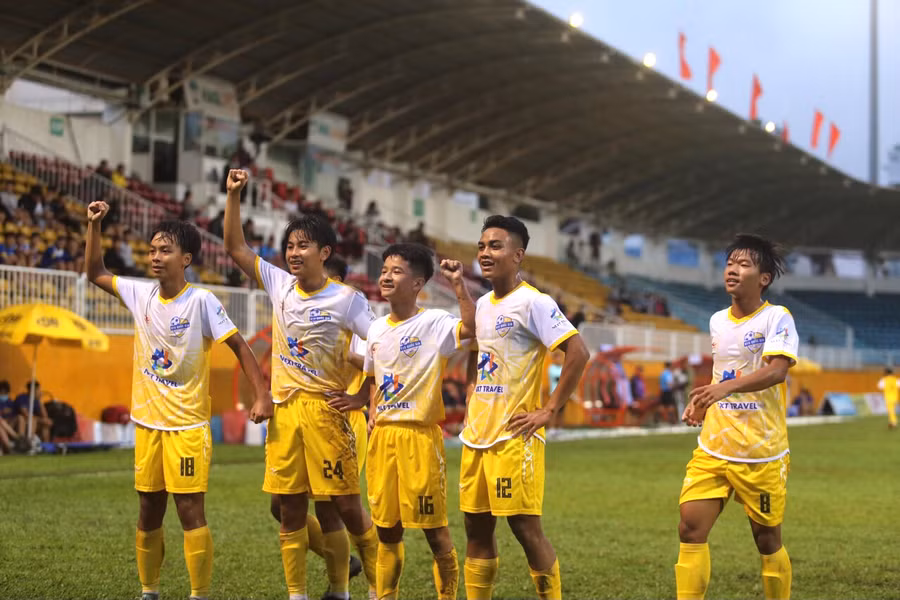 Nòng cốt của U17 HAGL là các cầu thủ U15 đã giành hạng 3 tại Giải U15 Quốc gia 2022. Ảnh: Văn Ngọc