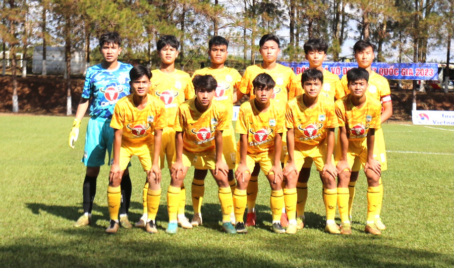 Các cầu thủ U17 HAGL đã giành chiến thắng đậm đà. Ảnh: Văn Ngọc