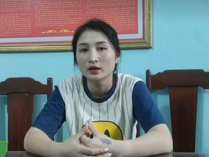 Phạm Thị Mỹ Duyên tại cơ quan công an. Ảnh: Công an Cẩm Thủy