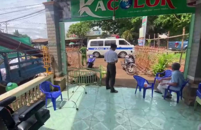 Hiện trường nơi nhóm người uống rượu Hiện trường nơi nhóm người uống rượu
