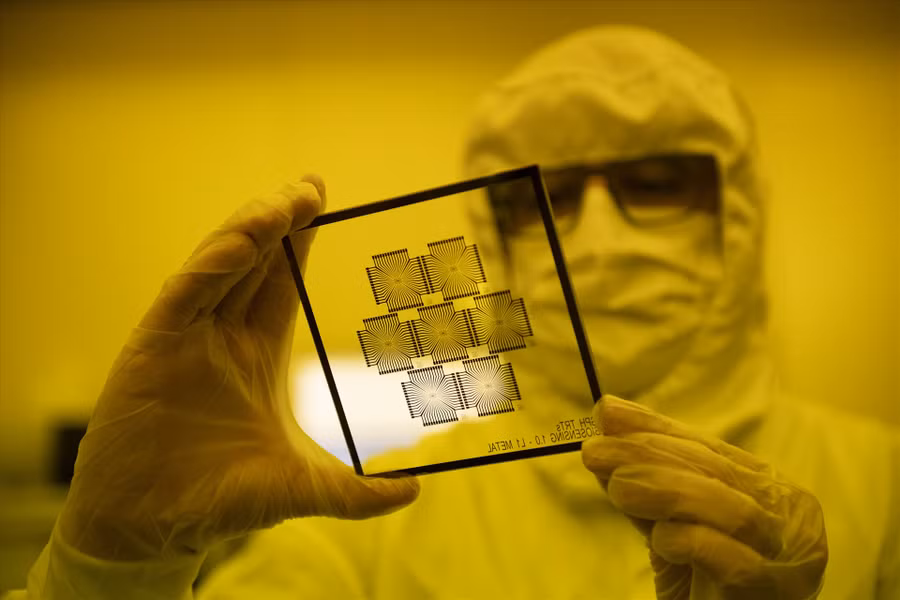 Hà Lan cũng đã đưa ra các quy định nhằm hạn chế xuất khẩu các thiết bị bán dẫn. Ảnh: AFP Hà Lan cũng đã đưa ra các quy định nhằm hạn chế xuất khẩu các thiết bị bán dẫn. Ảnh: AFP