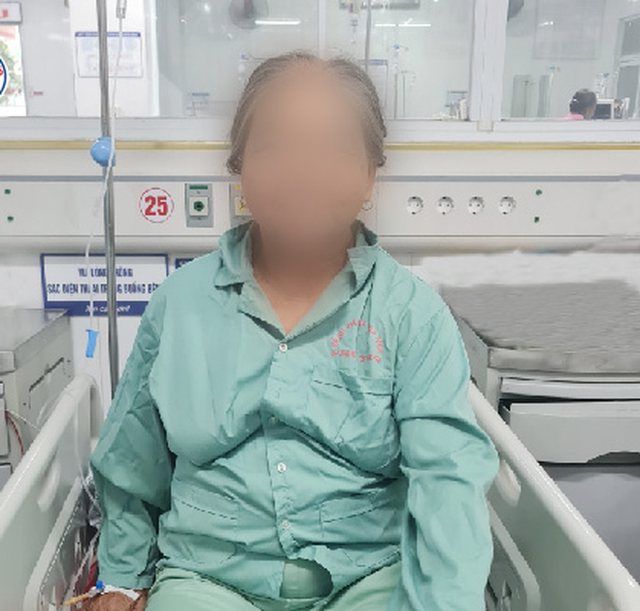 Hình ảnh người bệnh bị sốt mò tại Khoa Cấp cứu, Bệnh viện Đa khoa tỉnh Phú Thọ Hình ảnh người bệnh bị sốt mò tại Khoa Cấp cứu, Bệnh viện Đa khoa tỉnh Phú Thọ