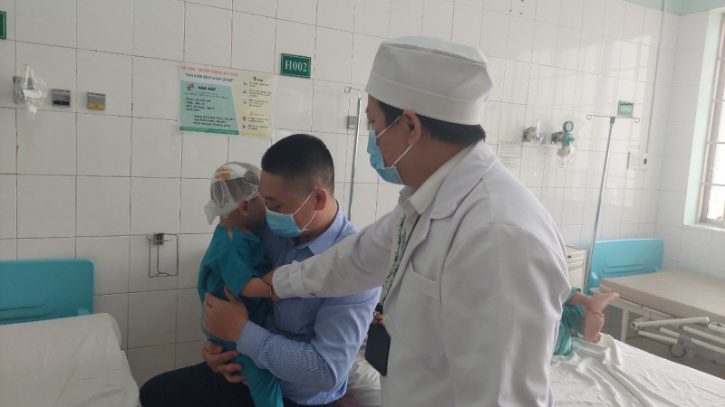 Bé K. đã được phẫu thuật thành công.