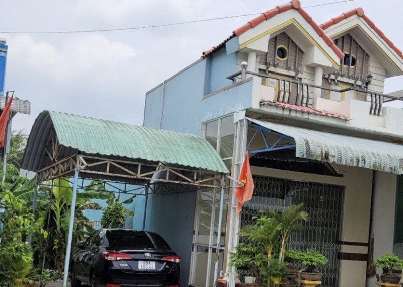 Nhà ông T. bị trộm viếng thăm lấy mất gần 30 lượng vàng các loại. Nhà ông T. bị trộm viếng thăm lấy mất gần 30 lượng vàng các loại.