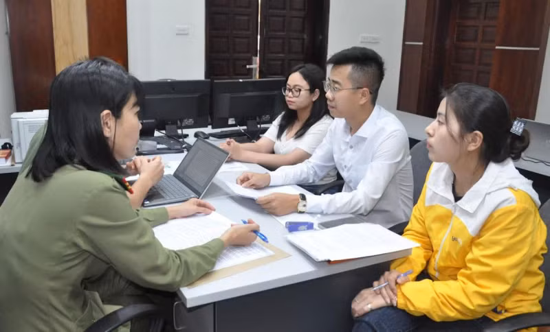 Công an tỉnh Hải Dương làm việc với đại diện Công ty cổ phần Thời trang Yody.