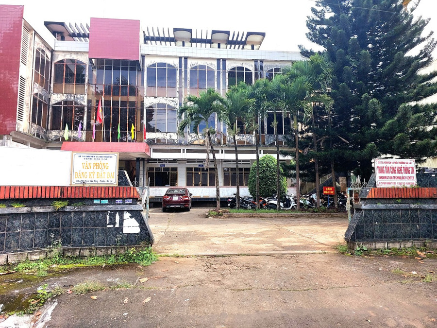 Trụ sở Văn phòng Đăng ký đất đai tỉnh Gia Lai. Ảnh: Lê Anh Trụ sở Văn phòng Đăng ký đất đai tỉnh Gia Lai. Ảnh: Lê Anh