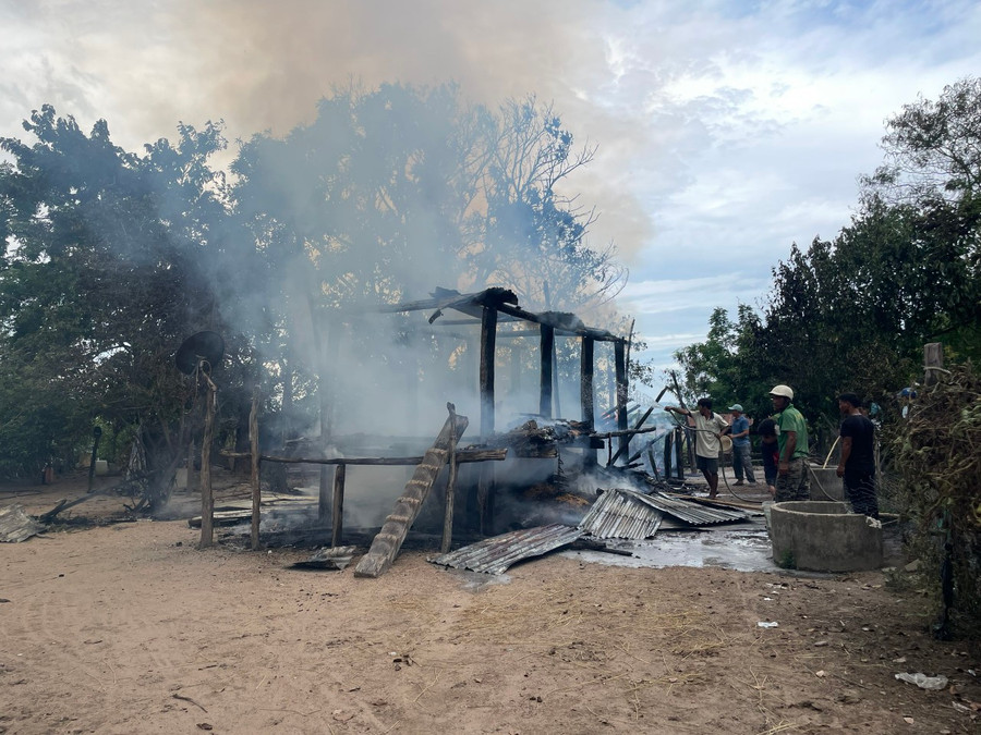1 nhà dân tại thôn Hưng Hà (xã Phú Cần, huyện Krông Pa) bị lửa thiêu rụi. Ảnh CTV