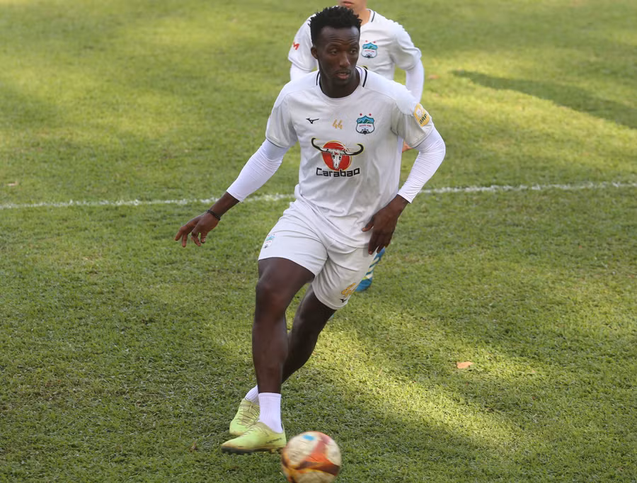 Trung vệ Diakite hứa hẹn sẽ là lá chắn thép ở hàng phòng ngự HAGL. Ảnh: Văn Ngọc