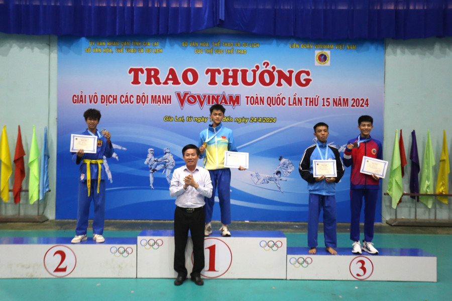 VĐV Võ Huy Hoàng giành tấm huy chương vàng duy nhất cho đoàn Gia Lai ở giải năm nay. Ảnh: Văn Ngọc