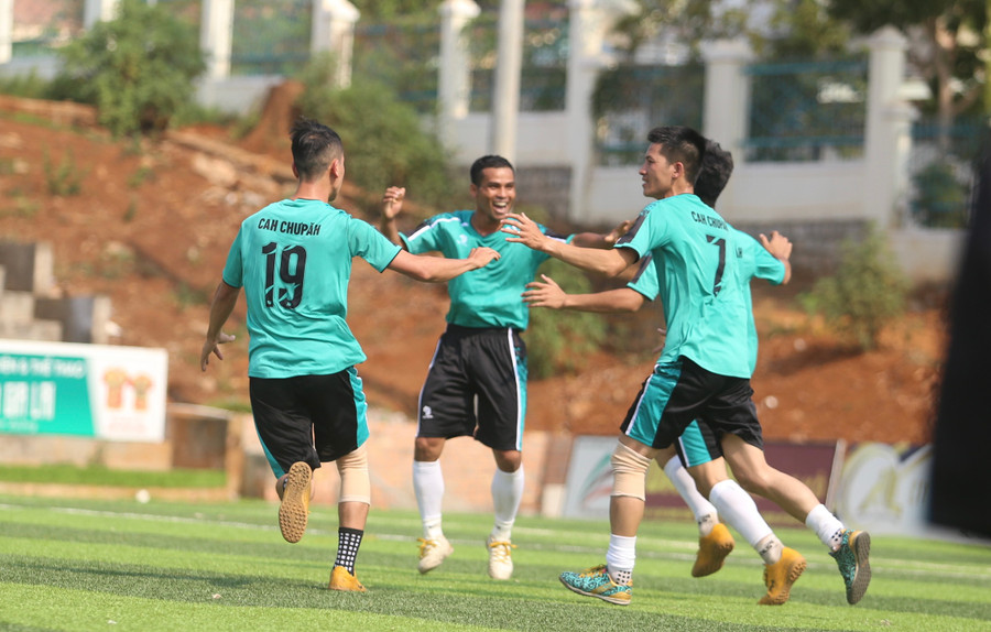 Công an huyện Chư Păh đã có màn lội ngược dòng thành công. Ảnh: Văn Ngọc Công an huyện Chư Păh đã có màn lội ngược dòng thành công. Ảnh: Văn Ngọc