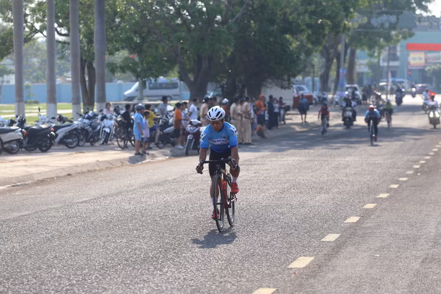 VĐV Tôn Hoàng Khánh Lan giành huy chương vàng ở nội dung của nữ. Ảnh: Văn Ngọc