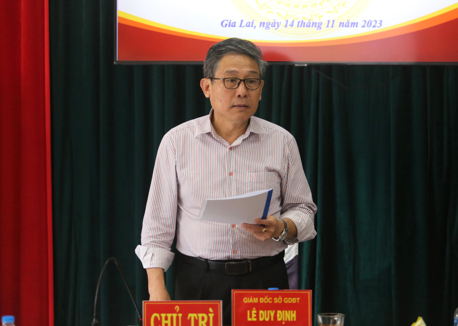 Giám đốc Sở Giáo dục và Đào tạo Lê Duy Định phát biểu tại cuộc họp. Ảnh: Văn Ngọc Giám đốc Sở Giáo dục và Đào tạo Lê Duy Định phát biểu tại cuộc họp. Ảnh: Văn Ngọc