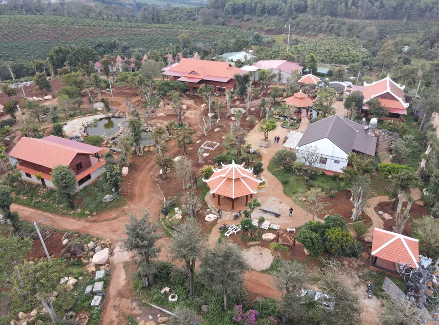 Công trình xây dựng trái phép trên đất nông nghiệp tại xã Gào. Ảnh: Lê Anh