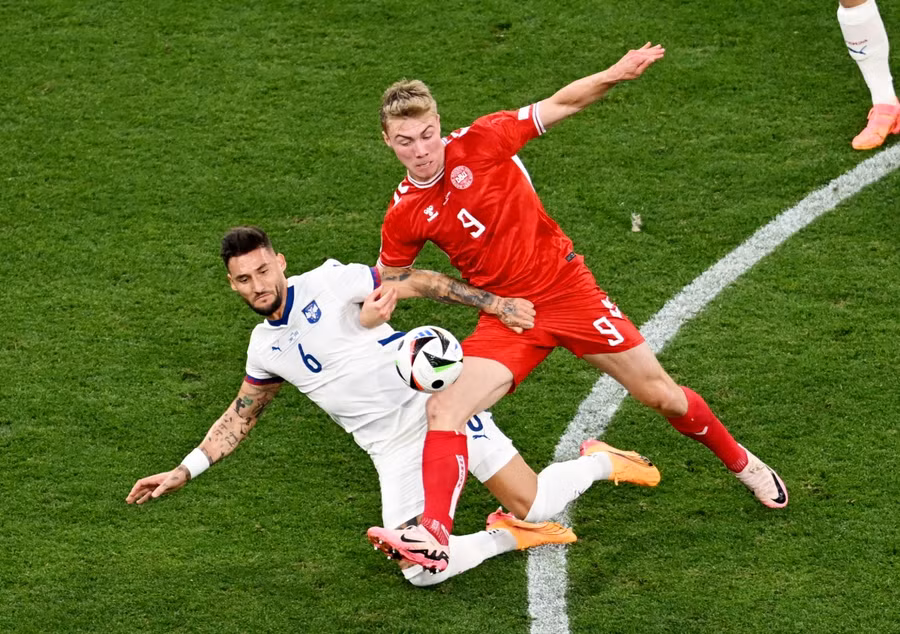 Đan Mạch và Serbia chia điểm trong trận cầu không bàn thắng. Ảnh: Reuters