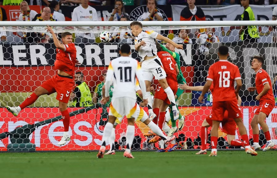 Đội tuyển Đức bộc lộ ý đồ phủ đầu đối thủ ngay từ những phút đầu tiên. Ảnh: UEFA