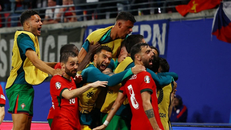 Bồ Đào Nha đã giành chiến thắng nghẹt thở ở phút bù giờ. Ảnh: Reuters Bồ Đào Nha đã giành chiến thắng nghẹt thở ở phút bù giờ. Ảnh: Reuters