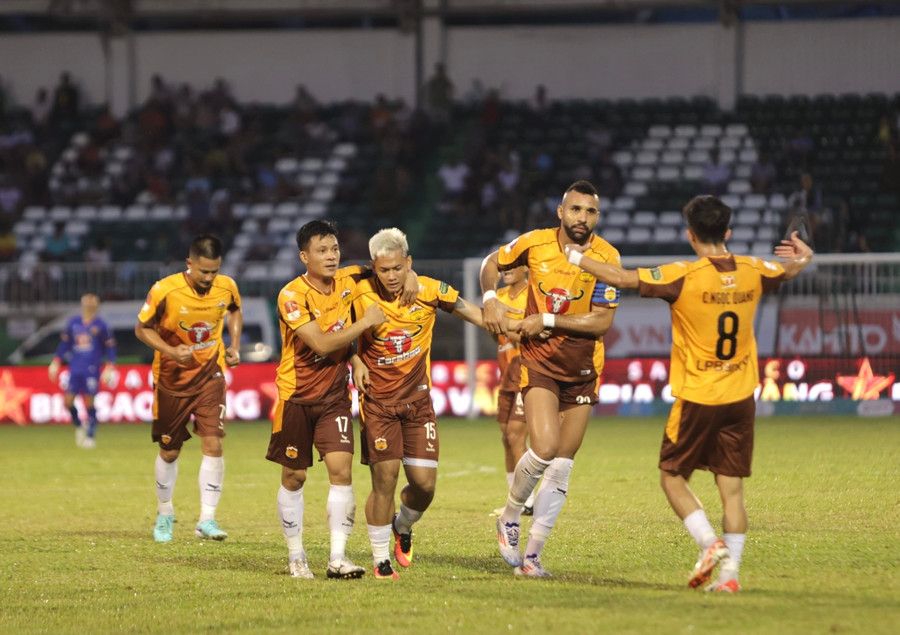 LPBank HAGL đã trụ hạng thành công sau màn lội ngược dòng kịch tính. Ảnh: Quốc Nguyễn