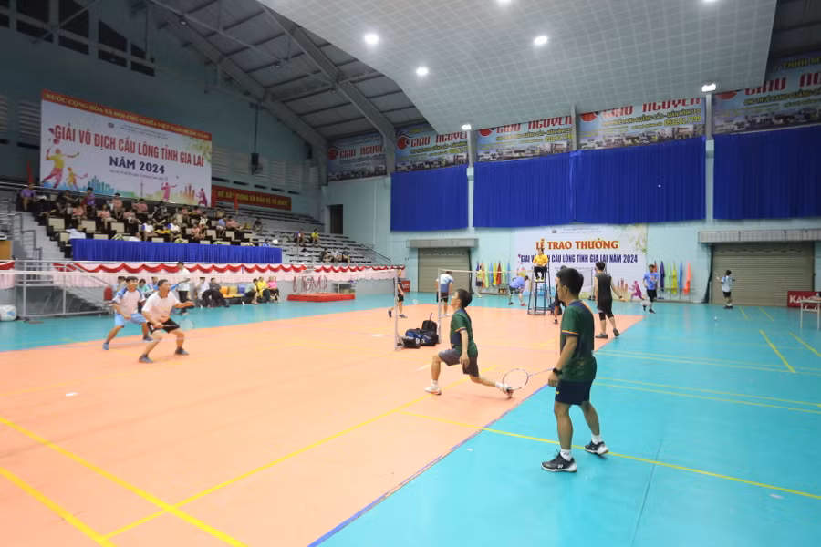 Tất cả các trận đấu của giải được diễn ra ở Nhà thi đấu thể thao tỉnh. Ảnh: Văn Ngọc