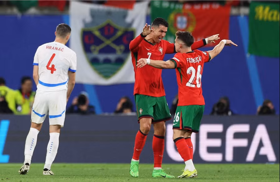 Ronaldo tiếp tục là ngòi nổ của Bồ Đào Nha ở trận đấu này. Ảnh: UEFA