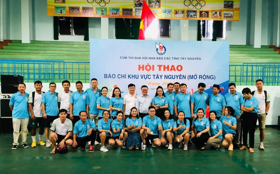 Đoàn vận động viên của Hội Nhà báo tỉnh Gia Lai tham gia Hội thao. Ảnh: Đức Phương Đoàn vận động viên của Hội Nhà báo tỉnh Gia Lai tham gia Hội thao. Ảnh: Đức Phương
