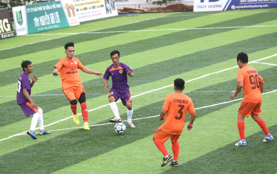 Các đội bóng sẽ thi đấu với thể thức sân 7 không việt vị. Ảnh: Văn Ngọc Các đội bóng sẽ thi đấu với thể thức sân 7 không việt vị. Ảnh: Văn Ngọc