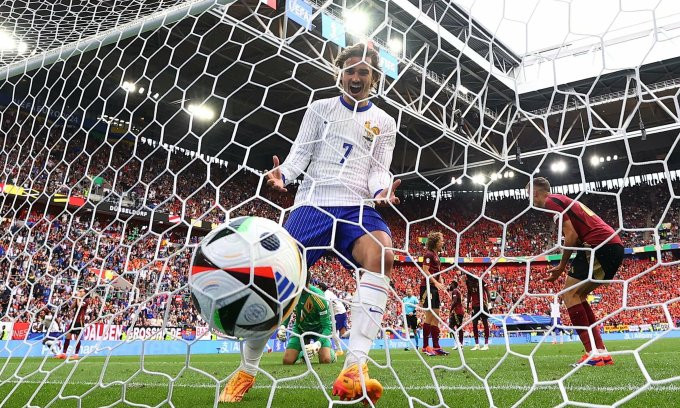 Đội tuyển Pháp vỡ òa với bàn thắng may mắn ở phút 85. Ảnh: UEFA Đội tuyển Pháp vỡ òa với bàn thắng may mắn ở phút 85. Ảnh: UEFA