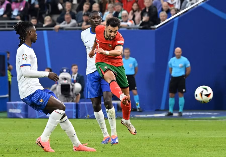 Bồ Đào Nha đã bất ngờ tăng tốc ở đầu hiệp 2. Ảnh: UEFA