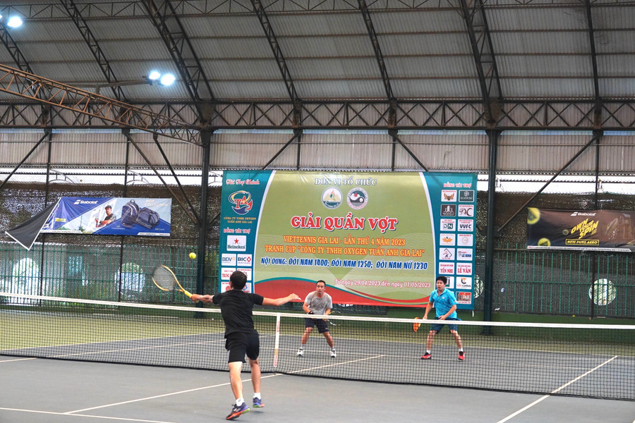 Hơn 300 tay vợt trong và ngoài tỉnh sẽ tham gia giải đấu gây quỹ từ thiện. Ảnh: Văn Ngọc Hơn 300 tay vợt trong và ngoài tỉnh sẽ tham gia giải đấu gây quỹ từ thiện. Ảnh: Văn Ngọc