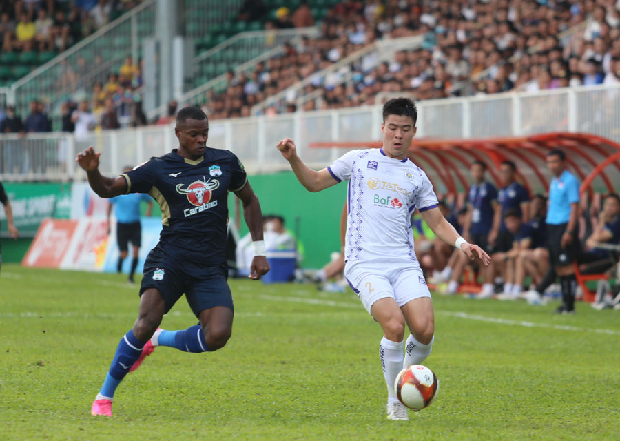 Brandao (trái) đã ghi 7 bàn thắng trong 3 mùa giải gắn bó với HAGL. Ảnh: Văn Ngọc Brandao (trái) đã ghi 7 bàn thắng trong 3 mùa giải gắn bó với HAGL. Ảnh: Văn Ngọc