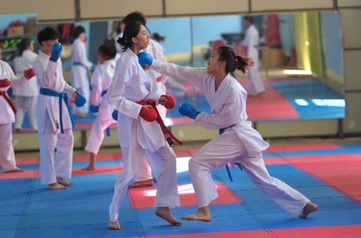 Võ sĩ Nguyễn Thị Hà Phương (phải) đang tích cực tập luyện trước ngày lên tập trung đội tuyển quốc gia. Ảnh: Văn Ngọc Võ sĩ Nguyễn Thị Hà Phương (phải) đang tích cực tập luyện trước ngày lên tập trung đội tuyển quốc gia. Ảnh: Văn Ngọc