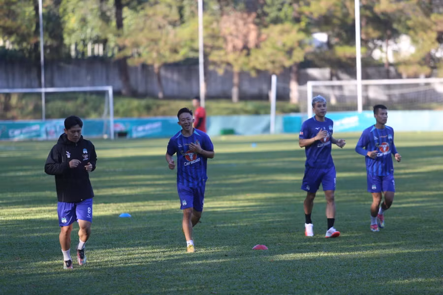 LPBank HAGL có hơn 1 tháng chuẩn bị khi mùa giải trở lại. Ảnh: Văn Ngọc