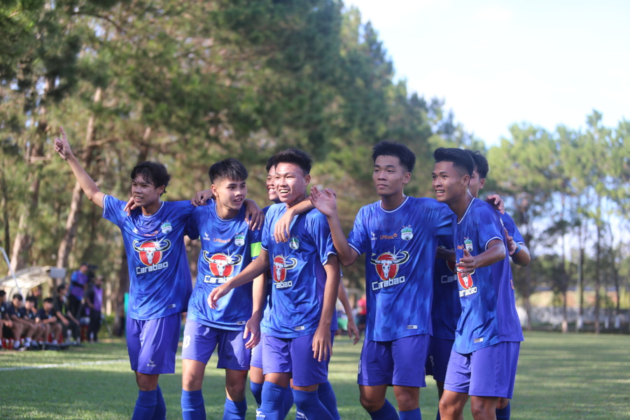 U19 LPBank HAGL đã góp mặt ở vòng chung kết với tư cách là đội nhất bảng. Ảnh: Văn Ngọc U19 LPBank HAGL đã góp mặt ở vòng chung kết với tư cách là đội nhất bảng. Ảnh: Văn Ngọc