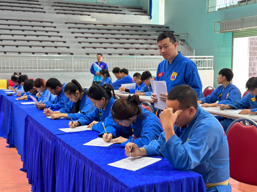 100% thí sinh đã đạt kỳ thi thăng cấp trung đẳng. Ảnh: Thiên Bình