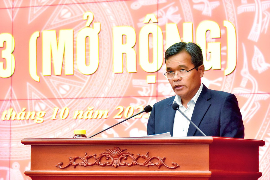Bí thư Tỉnh ủy Hồ Văn Niên phát biểu khai mạc hội nghị. Ảnh: Đức Thụy Bí thư Tỉnh ủy Hồ Văn Niên phát biểu khai mạc hội nghị. Ảnh: Đức Thụy