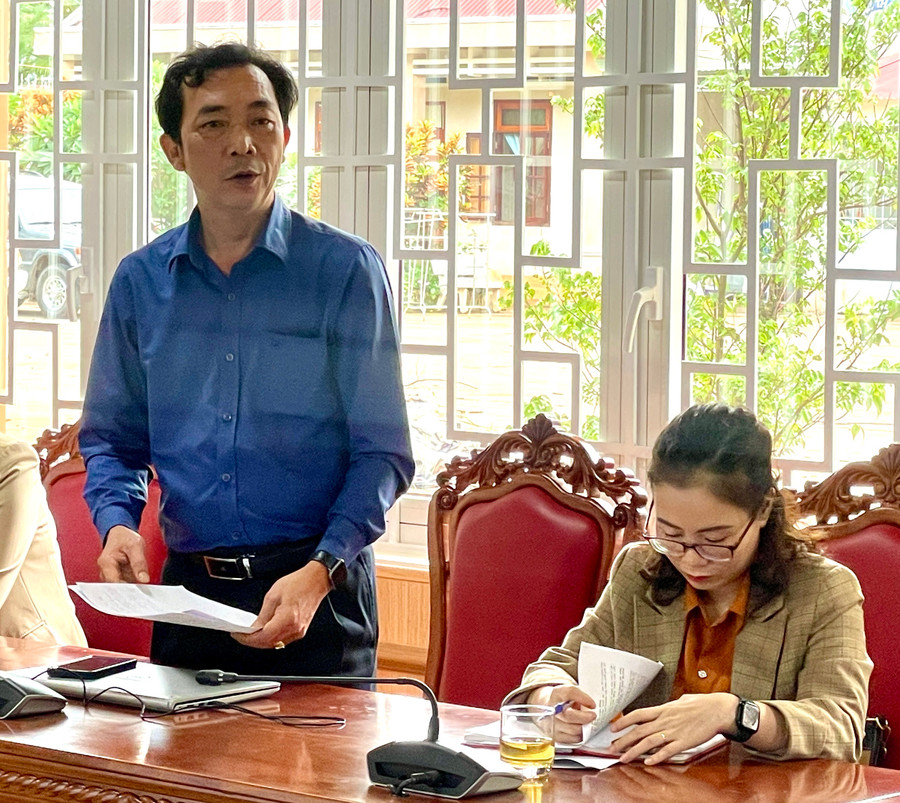 Phó Tổng Biên tập báo Gia Lai Lương Văn Danh nêu ý kiến tại buổi họp báo. Ảnh: Lam Nguyên Phó Tổng Biên tập báo Gia Lai Lương Văn Danh nêu ý kiến tại buổi họp báo. Ảnh: Lam Nguyên