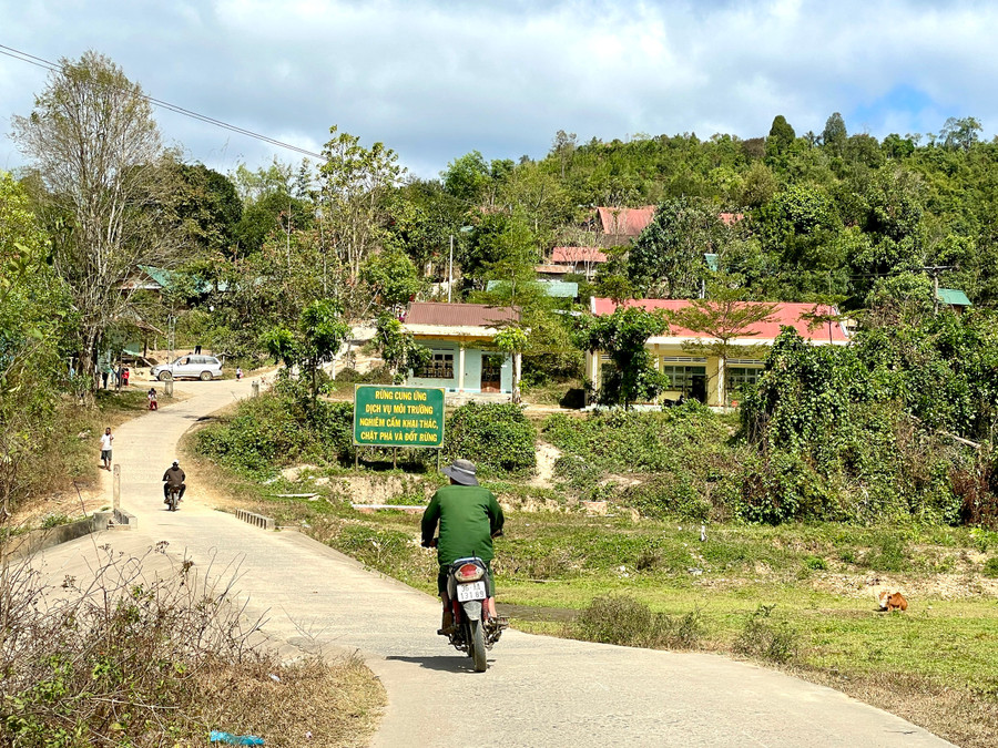 Một góc khang trang của trung tâm xã Hà Đông. Ảnh: Lam Nguyên Một góc khang trang của trung tâm xã Hà Đông. Ảnh: Lam Nguyên