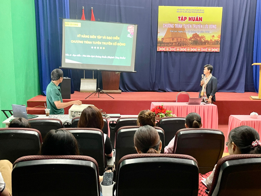 Quang cảnh lớp tập huấn. Ảnh: Lam Nguyên Quang cảnh lớp tập huấn. Ảnh: Lam Nguyên