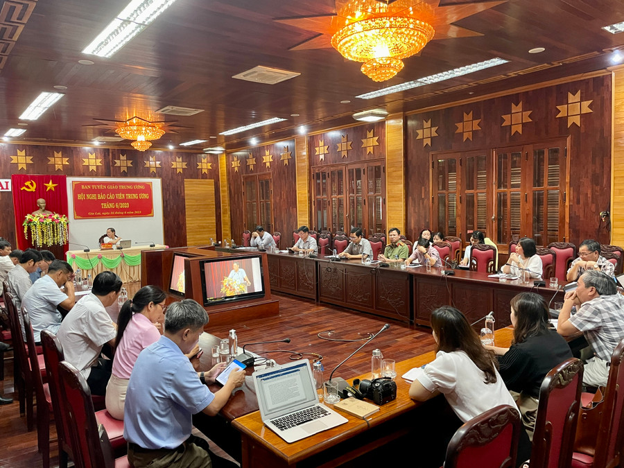 Các đại biểu tham gia hội nghị báo cáo viên Trung ương tháng 6 năm 2023 tại điểm cầu Gia Lai. Ảnh: Lam Nguyên Các đại biểu tham gia hội nghị báo cáo viên Trung ương tháng 6 năm 2023 tại điểm cầu Gia Lai. Ảnh: Lam Nguyên