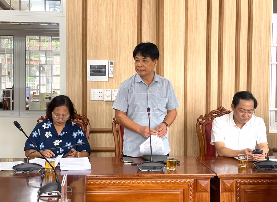 Phó Giám đốc Đài Phát thanh và Truyền hình tỉnh Nguyễn Khắc Quang phát biểu tại cuộc gặp mặt tuyên truyền Giải Diên Hồng. Ảnh: Lam Nguyên